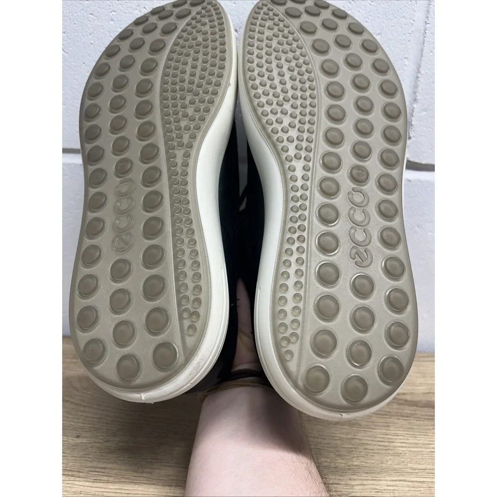 ECCO Soft 7 Runner Black Mesh & Leather Sneakers 38 Shoes Womens 7‎ / Men 5.5
